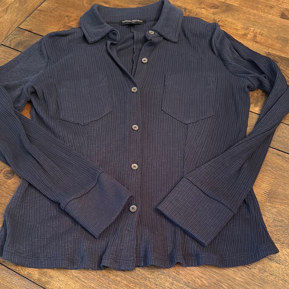 ✅ CLOSET CLOSING SOON Bundle of 3 Banana Republic Tops